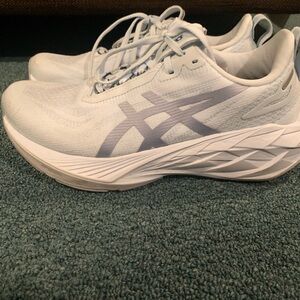 ASICS Novablast 3 Running Shoes, light blue, size 9